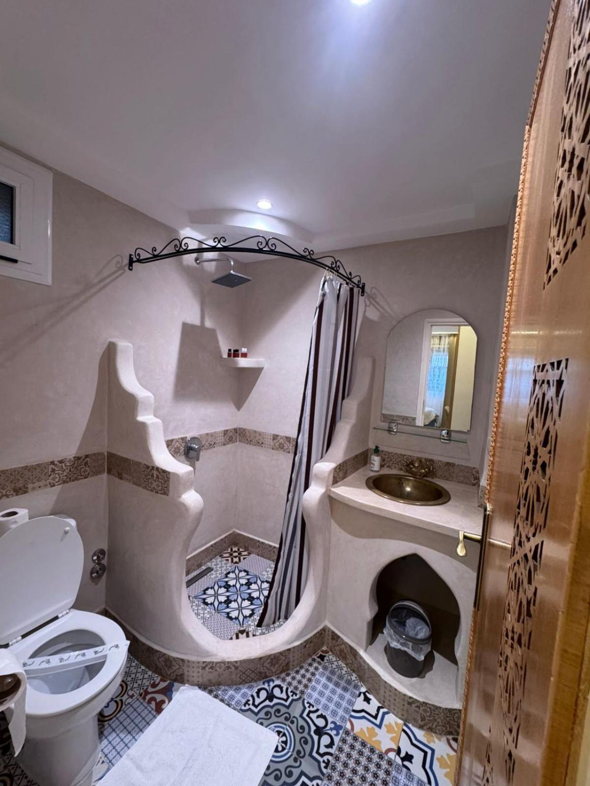 Hotel Tarek シェフシャウエン エクステリア 写真