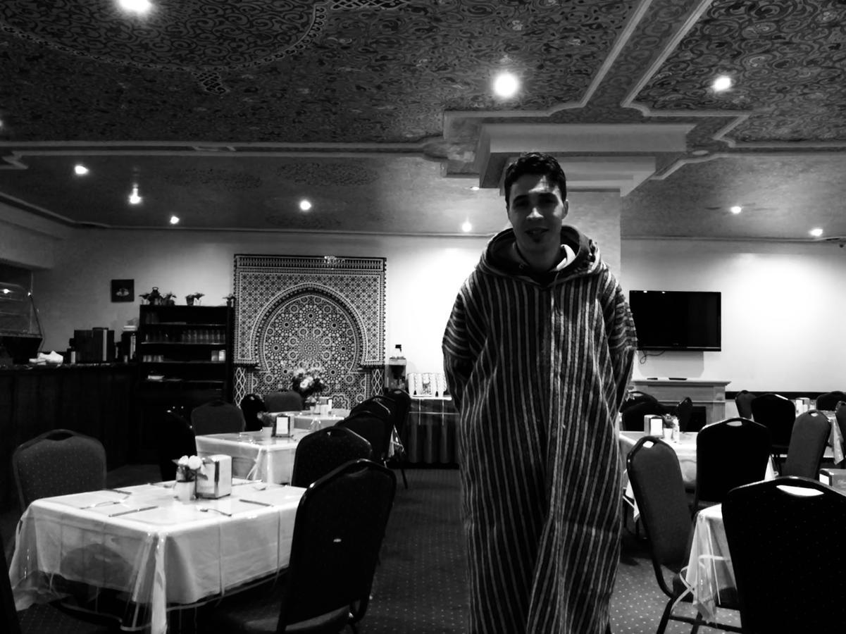 Hotel Tarek シェフシャウエン エクステリア 写真